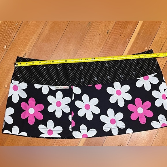 Sweet Spot reversible and adjustable skirt fits size 2-14 EUC - Picture 9 of 9
